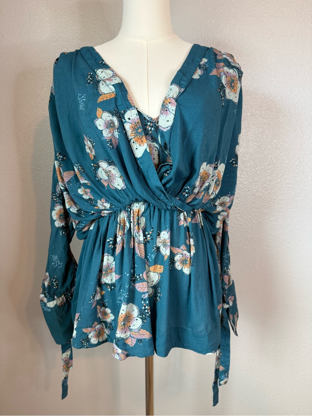 Free People Tuscan Dreams Blue Floral Surplice Peplum Tie Sleeve Top XS